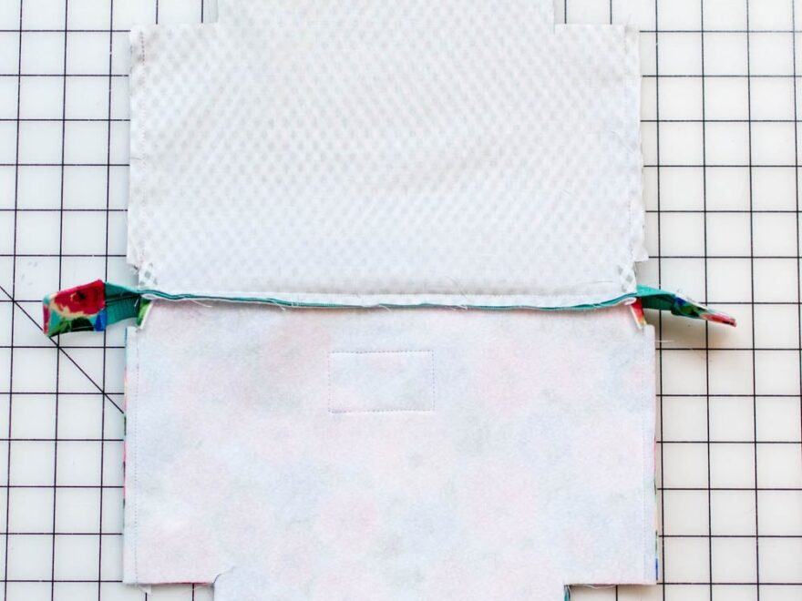 Cute Corners DIY Cosmetic Case free Sewing Pattern